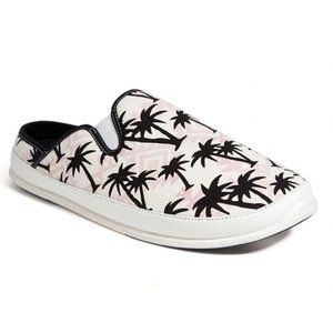 Deer Stag Spike Lifestyle Outdoor Slide Slippers Size 9M NWOB